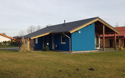 E21 Freistehendes Haus mit Garten und Deichblick