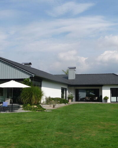 Großzügiges Haus mit Traumhafter Gartenanlage