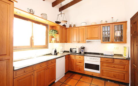 Paraje de Libertad: Countertop, Cabinetry, Meubilair, Eigendom, Wastafel, Keuken, Toestel Van De Keuken, Fornuis, Hout, Gootsteen