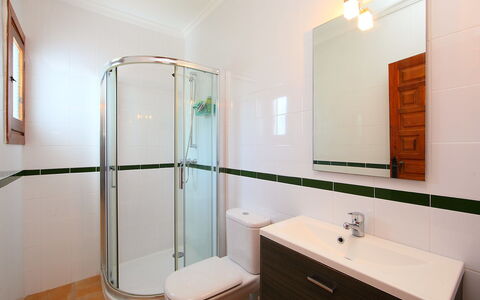 Bel: Badkamer, Kamer, Eigendom, Interieur Ontwerp, Onroerend Goed, Gebouw, Loodgieterswerkinrichting, Huis, Architectuur, Verdieping