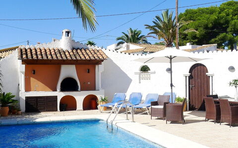 Avalon: Eigendom, Huis, Zwembad, Gebouw, Onroerend Goed, Vakantie, Azure, Villa, Lucht, Zomer
