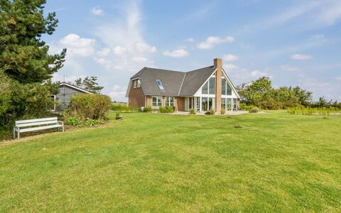 Fridhild - 150M to the Fjord: Verblijf, Backyard, Werf, Garden Gebouwen, Schuur, Siding, Buitenmeubels, Blokhut, Outdoor Structuur, Keet