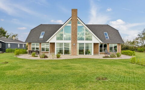 Fridhild - 150M to the Fjord: Verblijf, Backyard, Werf, Garden Gebouwen, Schuur, Siding, Buitenmeubels, Blokhut, Outdoor Structuur, Keet