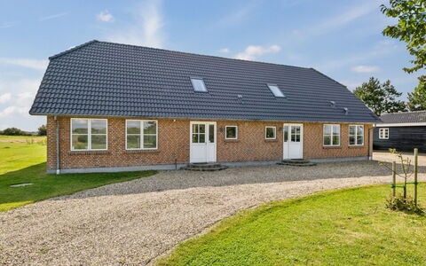 Fridhild - 150M to the Fjord: Verblijf, Backyard, Werf, Garden Gebouwen, Schuur, Siding, Buitenmeubels, Blokhut, Outdoor Structuur, Keet