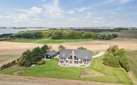 Fridhild - 150M to the Fjord: Verblijf, Backyard, Werf, Garden Gebouwen, Schuur, Siding, Buitenmeubels, Blokhut, Outdoor Structuur, Keet