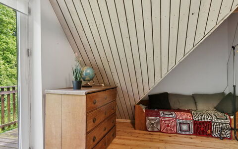 Mirija - 350M from the Sea: Hout, Huis, Veranda, Dek, Hardwood, Dak, Beits, Houten Vloer, Eco Hotel