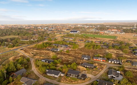 Ovine - 900M from the Sea: Verblijf, Backyard, Werf, Garden Gebouwen, Schuur, Siding, Buitenmeubels, Blokhut, Outdoor Structuur, Keet