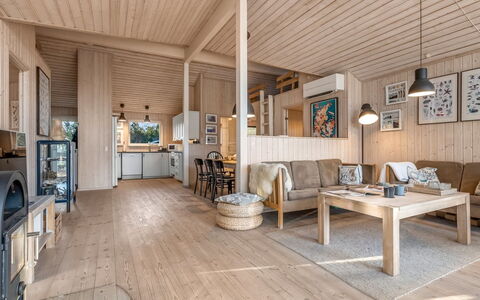 Åse - 1.3Km from the Sea: Meubilair, Hout, Interieur Ontwerp, Flooring, Verdieping, Stoel, Kamer, Plafond, Woonkamer, Appartement