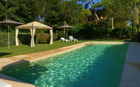 Appartamento Lavanda Seaside and Pool: Zwembad, Toevlucht, Schaduw, Backyard, Tuin, Eco Hotel, Vrije Tijd, Landscaping, Hacienda, Waterpartij
