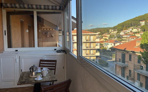 A Due Passi dal Mare, Terrazza, Pet Friendly: Appartement, Balkon, Glas, Stoel, Beits, Daylighting, Hardwood, Aluminium