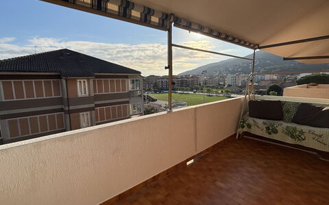 A Due Passi dal Mare, Terrazza, Pet Friendly: Appartement, Balkon, Schaduw, Condominium, Daylighting, Luifel, Outdoor Structuur