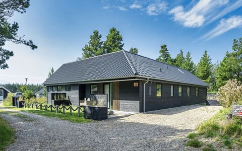 Locan - 1.2Km from the Sea: Gras, Dak, Huis, Verblijf, Huis, Landelijk Gebied, Siding, Schaduw, Boerderij, Garden Gebouwen