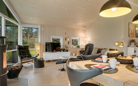 Hemfrith - 500M to the Fjord: Interieur Ontwerp, Meubilair, Flooring, Plafond, Hout, Lichte Inrichting, Woonkamer, Verdieping, Bankstel, Verlichting