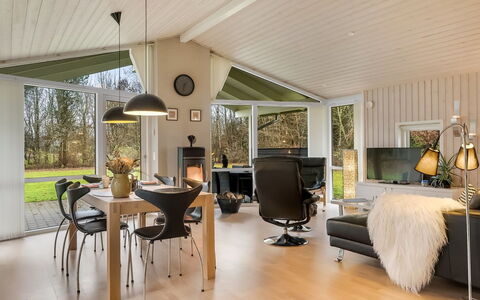 Hemfrith - 500M to the Fjord: Interieur Ontwerp, Hout, Plafond, Meubilair, Flooring, Woonkamer, Verdieping, Lichte Inrichting, Huis, Verlichting