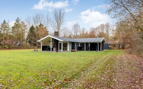 Hemfrith - 500M to the Fjord: Meubilair, Hout, Interieur Ontwerp, Flooring, Verdieping, Stoel, Kamer, Plafond, Woonkamer, Appartement