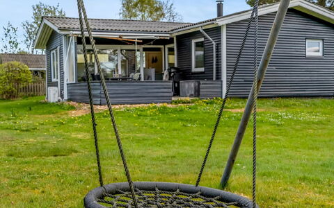 Floora - from the Sea: Zwembad, Buitenmeubels, Meubilair, Toevlucht, Flagstone, Eco Hotel, Schaduw, Stoel, Vrije Tijd, Landgoed