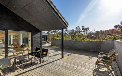 Gudrid - 400M from the Sea: Wit, Helling, Kaart