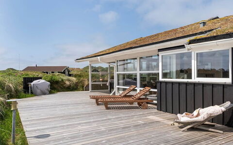 Osfrid - 175M from the Sea: Hout, Meubilair, Appartement, Kamer, Plafond, Beits, Stoel, Hardwood, Vernis, Timmerhout