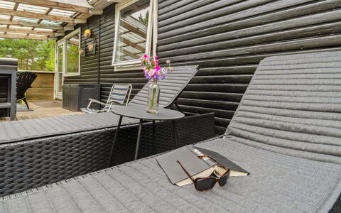 Huanca - 500M from the Sea: Hout, Meubilair, Appartement, Kamer, Plafond, Beits, Stoel, Hardwood, Vernis, Timmerhout