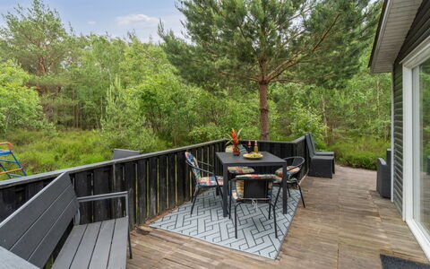 Huanca - 500M from the Sea: Hout, Meubilair, Appartement, Kamer, Plafond, Beits, Stoel, Hardwood, Vernis, Timmerhout