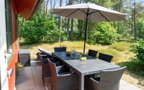 Wale - 100M from the Sea: Hout, Meubilair, Appartement, Kamer, Plafond, Beits, Stoel, Hardwood, Vernis, Timmerhout