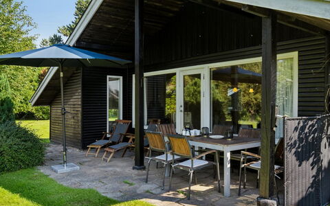 Roald - 320M from the Sea: Hout, Meubilair, Appartement, Kamer, Plafond, Beits, Stoel, Hardwood, Vernis, Timmerhout