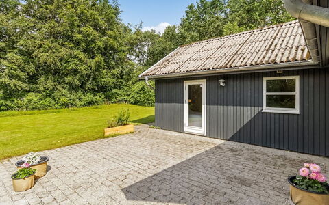 Matias - 30Km from the Sea: Meubilair, Hout, Interieur Ontwerp, Flooring, Verdieping, Stoel, Kamer, Plafond, Woonkamer, Appartement