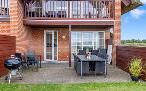Auwe - 3.5Km from the Sea: Meubilair, Hout, Interieur Ontwerp, Flooring, Verdieping, Stoel, Kamer, Plafond, Woonkamer, Appartement