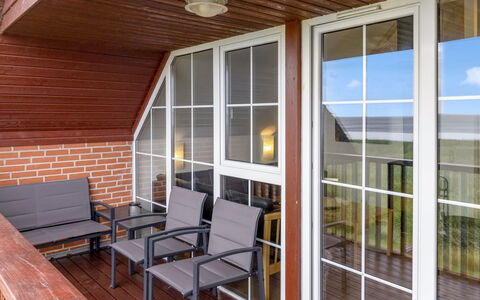 Auwe - 3.5Km from the Sea: Meubilair, Hout, Interieur Ontwerp, Flooring, Verdieping, Stoel, Kamer, Plafond, Woonkamer, Appartement