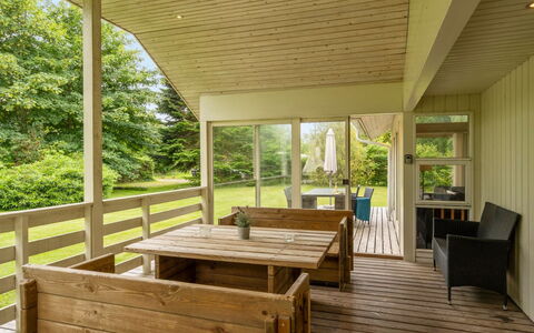 Ilwith - 400M from the Sea: Verblijf, Backyard, Werf, Garden Gebouwen, Schuur, Siding, Buitenmeubels, Blokhut, Outdoor Structuur, Keet