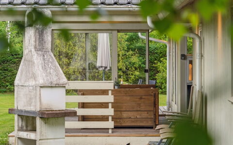Ilwith - 400M from the Sea: Verblijf, Backyard, Werf, Garden Gebouwen, Schuur, Siding, Buitenmeubels, Blokhut, Outdoor Structuur, Keet