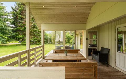 Ilwith - 400M from the Sea: Verblijf, Backyard, Werf, Garden Gebouwen, Schuur, Siding, Buitenmeubels, Blokhut, Outdoor Structuur, Keet