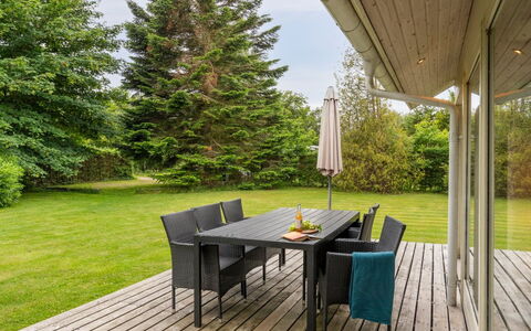 Ilwith - 400M from the Sea: Verblijf, Backyard, Werf, Garden Gebouwen, Schuur, Siding, Buitenmeubels, Blokhut, Outdoor Structuur, Keet