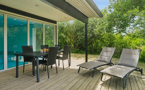 Thurgot - 100M from the Sea: Dak, Huis, Huis, Verblijf, Siding, Landgoed, Oprit, Garden Gebouwen, Werf, Schuur