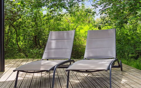 Thurgot - 100M from the Sea: Dak, Huis, Huis, Verblijf, Siding, Landgoed, Oprit, Garden Gebouwen, Werf, Schuur