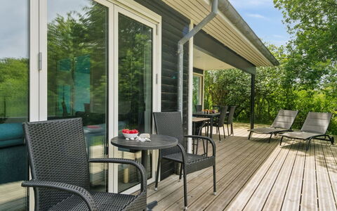 Thurgot - 100M from the Sea: Dak, Huis, Huis, Verblijf, Siding, Landgoed, Oprit, Garden Gebouwen, Werf, Schuur