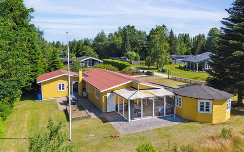 Senija - 6.5Km from the Sea: Huis, Dak, Huis, Deur, Verblijf, Schaduw, Tuin, Groundcover, Veranda, Werf
