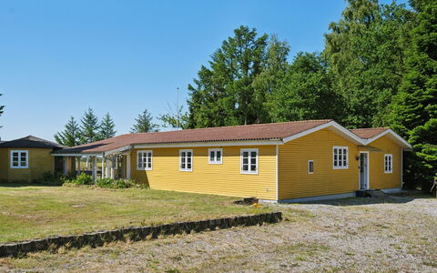 Senija - 6.5Km from the Sea: Huis, Dak, Huis, Deur, Verblijf, Schaduw, Tuin, Groundcover, Veranda, Werf