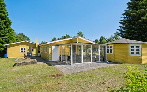 Senija - 6.5Km from the Sea: Huis, Dak, Huis, Deur, Verblijf, Schaduw, Tuin, Groundcover, Veranda, Werf