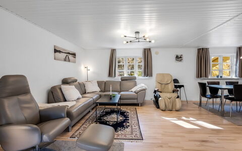 Senija - 6.5Km from the Sea: Bankstel, Interieur Ontwerp, Meubilair, Plafond, Woonkamer, Flooring, Huis, Verdieping, Kamer, Appartement
