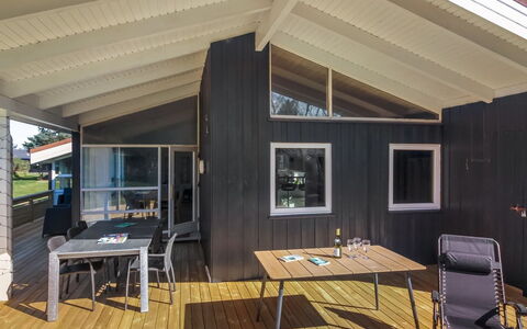 Peder - 700M from the Sea: Hout, Meubilair, Appartement, Kamer, Plafond, Beits, Stoel, Hardwood, Vernis, Timmerhout