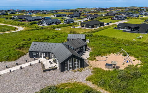 Jonas - 450M from the Sea: Meubilair, Hout, Interieur Ontwerp, Flooring, Verdieping, Stoel, Kamer, Plafond, Woonkamer, Appartement