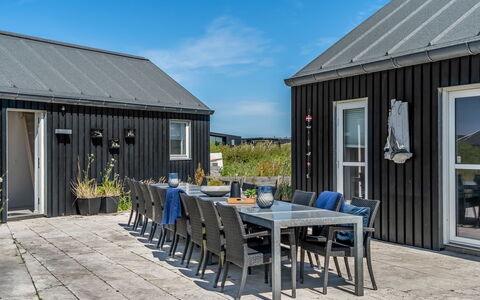Jonas - 450M from the Sea: Meubilair, Hout, Interieur Ontwerp, Flooring, Verdieping, Stoel, Kamer, Plafond, Woonkamer, Appartement