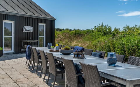 Jonas - 450M from the Sea: Meubilair, Hout, Interieur Ontwerp, Flooring, Verdieping, Stoel, Kamer, Plafond, Woonkamer, Appartement
