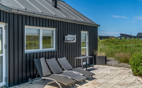 Jonas - 450M from the Sea: Meubilair, Hout, Interieur Ontwerp, Flooring, Verdieping, Stoel, Kamer, Plafond, Woonkamer, Appartement