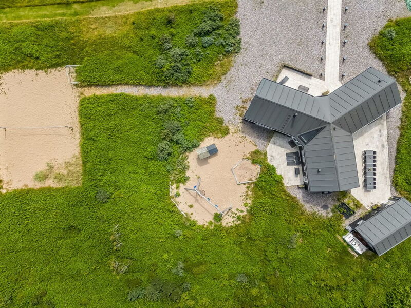 Jonas - 450M from the Sea