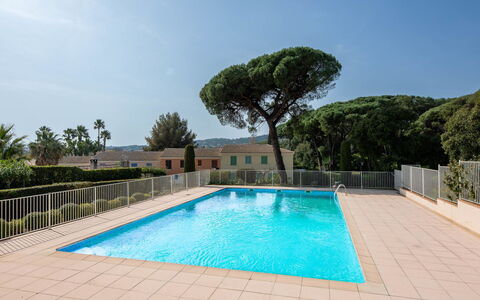 Les Pins Bleus App.02