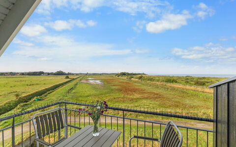 Alitta - 240M from the Sea: Blauw, Verblijf, Huis, Huis, Boerderij, Landgoed, Siding