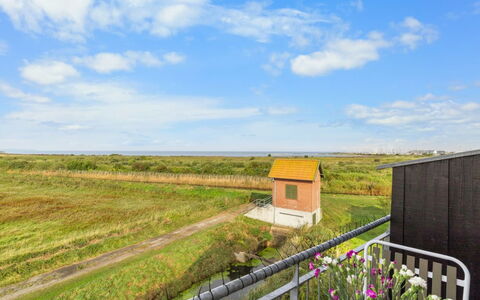 Alitta - 240M from the Sea: Blauw, Verblijf, Huis, Huis, Boerderij, Landgoed, Siding
