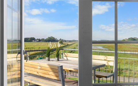 Alitta - 240M from the Sea: Blauw, Verblijf, Huis, Huis, Boerderij, Landgoed, Siding